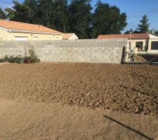 Jardin en cours de bêchage