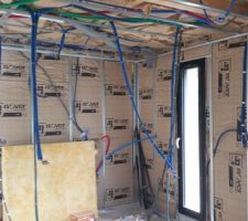 Futur emplacement de la salle de bain (douche) et de notre chambre