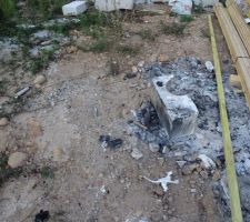 Jusqu'&agrave; ce jour le chantier &eacute;tait propre. Point n&eacute;gatif pour le constructeur. Plastiques Br&ucirc;l&eacute;s