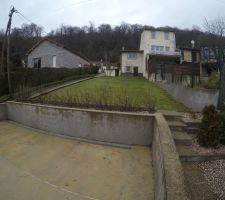 Emplacement de la maison avant travaux dans l'allée