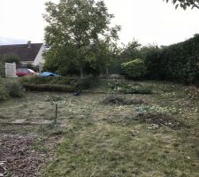 A la demande du CDT nous avons procéder au nettoyage du terrain: élagage et debrouissaillement afin de donner plus de visibilité au terrain avant passage du géomètre pour implantation de la maison.