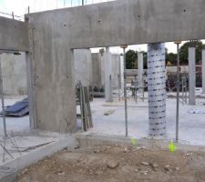 Vue du chantier partie sud. Entrée du magasin sur la gauche