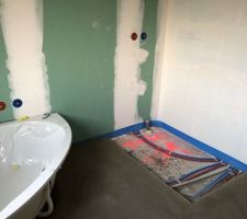 SDB avec emplacement douche à l'italienne