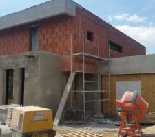 Facade est d&eacute;grossi en cours