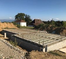 Le vide-sanitaire de 3 rangées de moellons