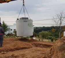 Pose et connexion des tubes de raccordement notre fosse passive