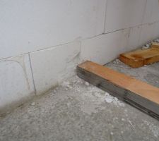 Début de la charpente les 18 et 20/09. Dégâts fait au béton cellulaire...