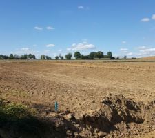 Vue entrée côté parking existant