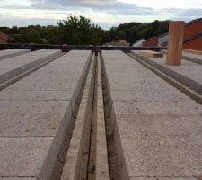 Plancher hourdis du garage vu de dessus.