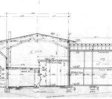 Plan en coupe, grange à gauche