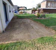 Futur terrasse en dalle 60x60 gris clair sur plot