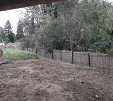 Dégagement terres et terrassement en cours