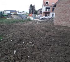 Dégagement terres et terrassement en cours