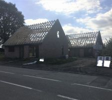 Les 2 maisons, vue de la rue.