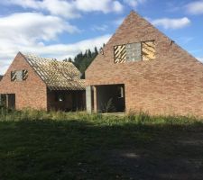 Les 2 maisons, vue depuis le côté gauche.