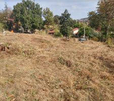 Le géomètre est passé le 05/10/18 pour implanter la maison avant le début des travaux.