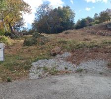 Nettoyage du terrain, suite et fin avant d&eacute;but du chantier.