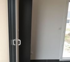 Mur pas droit non plus ...