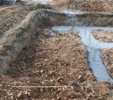 Les fondations ont enfin &eacute;t&eacute; coul&eacute;es ce jour apr&egrave;s 2 semaines d?inactivit&eacute; Dues &agrave; un changement de ma&ccedil;on et de CDT sur la foul&eacute;e...