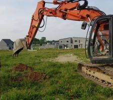 A peine le terrain signé : début du terrassement ! Ça ne traine pas