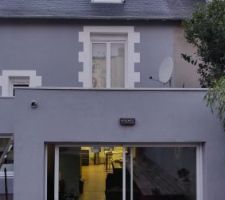 Voici les photos d'un agrandissement que j'ai fait en 2008 . mon projet est de créer une extension en bois sur cette base