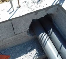 Les plombiers posent leurs tuyaux et brisent le VS &agrave; plusieurs endroits :(