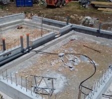 Les plombiers posent leurs tuyaux et brisent le VS &agrave; plusieurs endroits :(