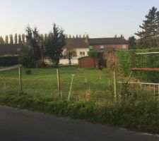 Terrain 500m2
Hors lotissement, fa&ccedil;ade 28m.