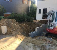 Terrassement enfin terminé devant
