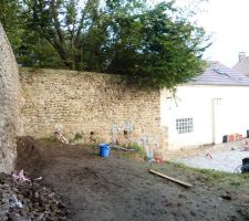 De la réussite ou de l'échec de l'aménagement de cette zone dépendra le charme de notre maison.