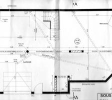 Voici le sous-sol d'une superficie de 108m2. Vaste superficie prévue pour les voitures, l'établi, la buanderie et la cave.