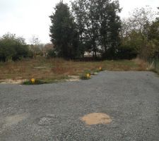 Terrain born&eacute;