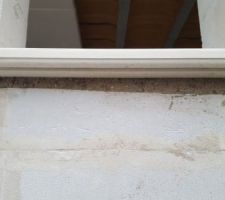 Plein de ponts thermiques !
Ils avaient pr&eacute;vu une ouverture trop grande et ont du remonter un morceau de mur !