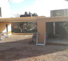 Pose des menuiseries extérieures, du carport, et de la casquette