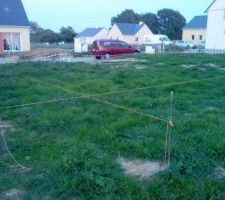Implantation angle arrière droit de la future maison