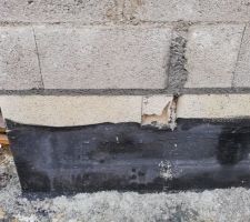 Bas de mur ext&eacute;rieur garage