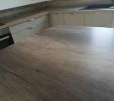 Cuisine par CUISINELLA de PORNIC
Plan de travail winoka et façade brillant taupe