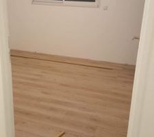 Parquet de la chambre de la suite parentale en cours