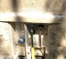 Pose des coffrets &eacute;lec et gaz