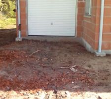 Garage. Reste du taf par contre
Gouttières grises