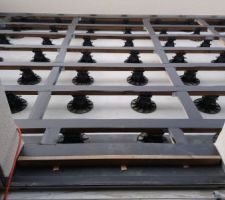 Terrasse étage - protection des lambourdes par ruban adhésif spécifique