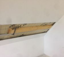 Pose renfort lit
en appui sur cloison + visé dans la ferme