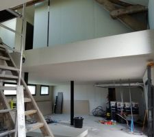 La pièce principale finit. Il reste la cloison du garage à réaliser