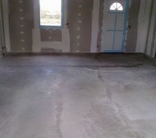 Chape de finition coulée : pièce de vie