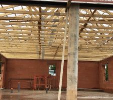 09.11.2018 la maison prend forme la charpente est fini !!!