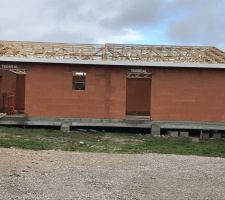 09.11.2018 la maison prend forme la charpente est fini !!!