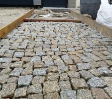 Allée en pavé de granit du Portugal en cours ! DiY