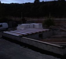 Mise en place des poutrelles et hourdis