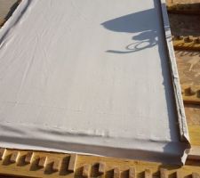Pose du tissu phonique