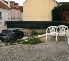 Terrassement finition ext&eacute;rieur.
Photo avant pav&eacute;s.